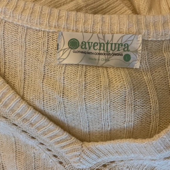 V-Neck Sweater Dress
Aventura Size Large Wool Blend - Picture 5 of 7